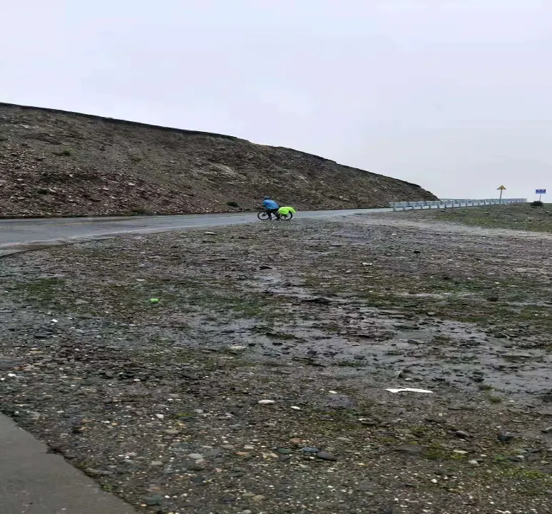 岗巴拉山的雨