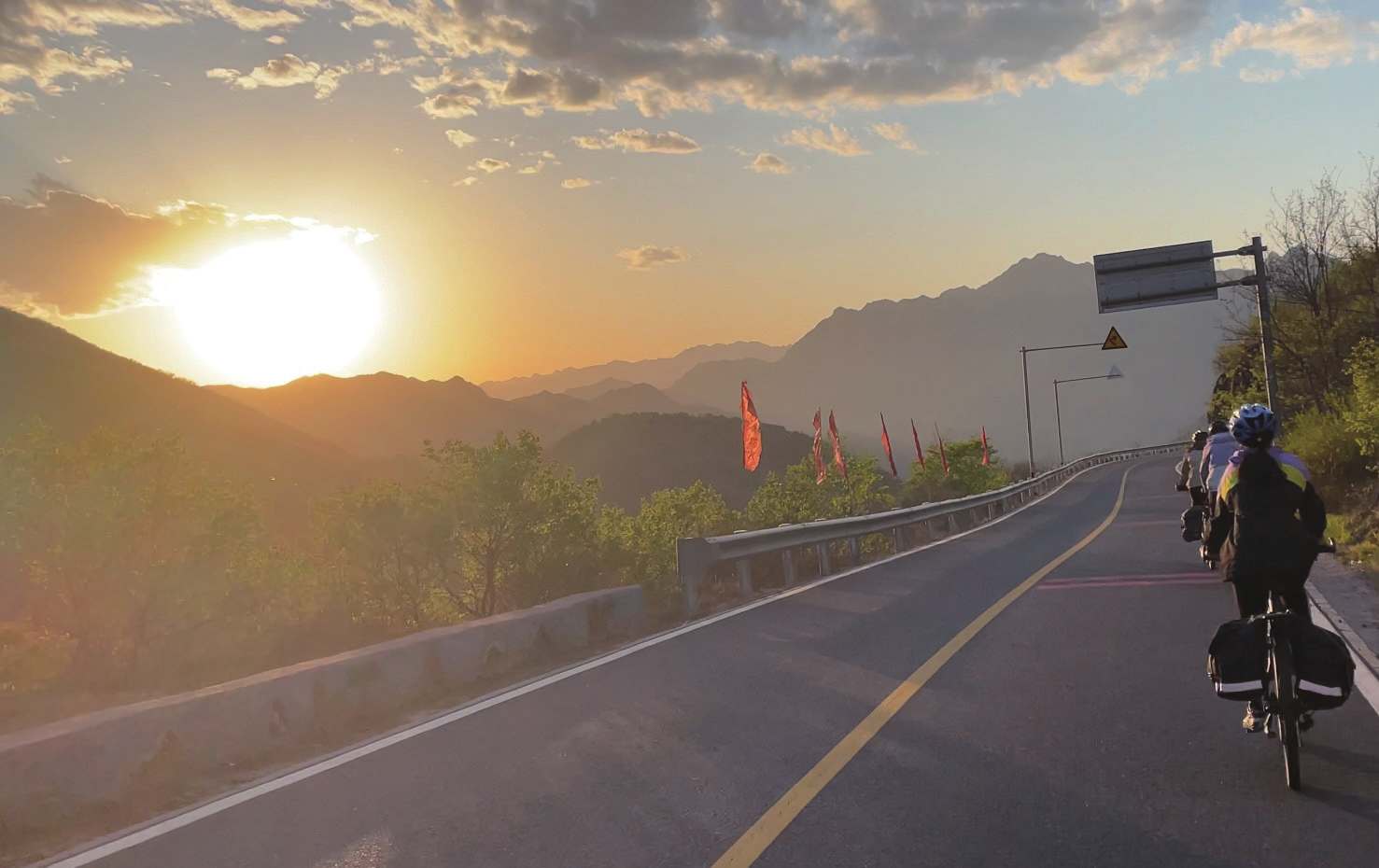 白河堡途中日落公路